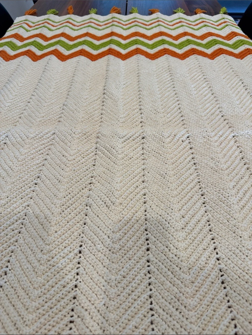 VINTAGE crochet throw blanket in excellent condition - cream, green and orange